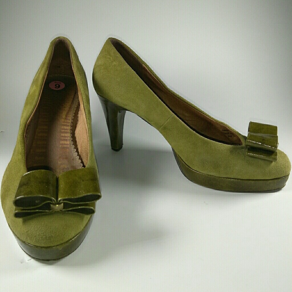 Miss Albright Olive Green Pump Heels
